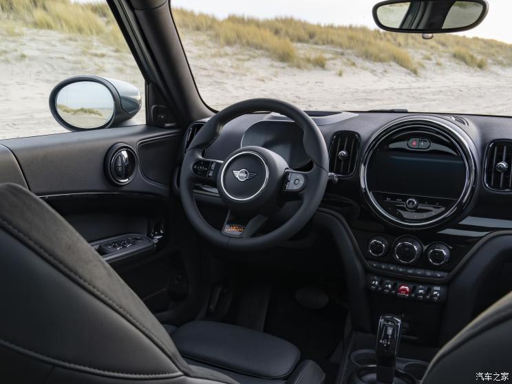 MINI MINI COUNTRYMAN 2023款 COOPER S ALL4 Uncharted Edition